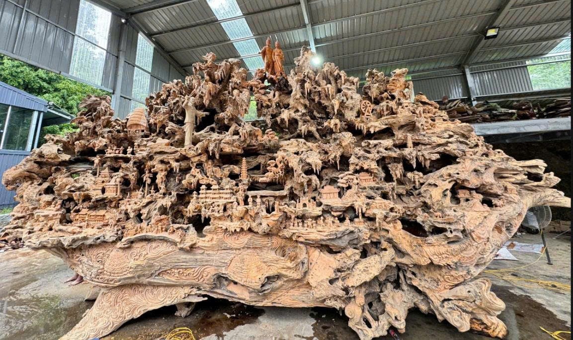 Nghệ nhân Chu Văn Ân và kiệt tác “Cội nguồn”: Đánh thức giá trị gỗ quý ngàn năm