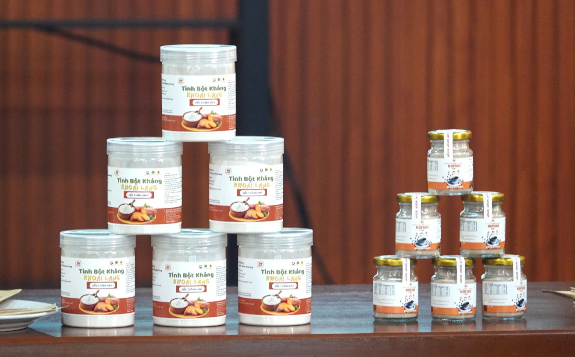 Tinh bột kháng nguyên chất và  tinh bột kháng phối trộn cà phê. 