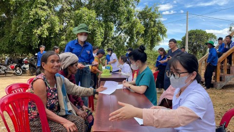 gia lai ho tro the bhyt cho dong bao can ngheo vung dac biet kho khan