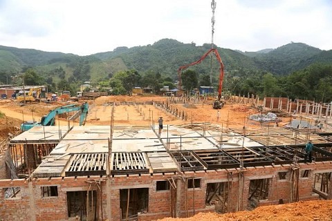 no luc hoan thanh truong hoc cho tre em vung bien dung tien do