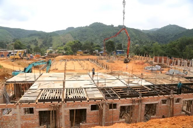 Nỗ lực hoàn thành trường học cho trẻ em vùng biên đúng tiến độ