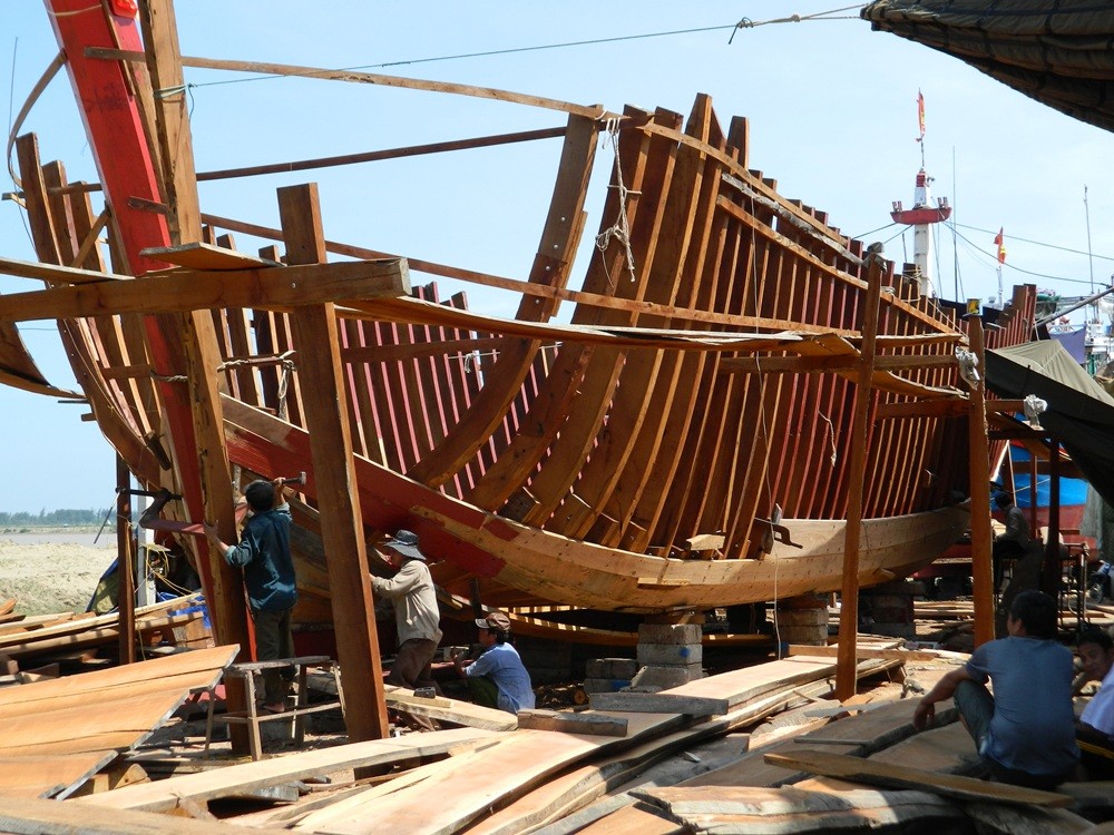 Làng Trung Kiên tỉnh Nghệ An  được biết đến là một làng nghề đóng  thuyền có truyền thống lâu đời. 