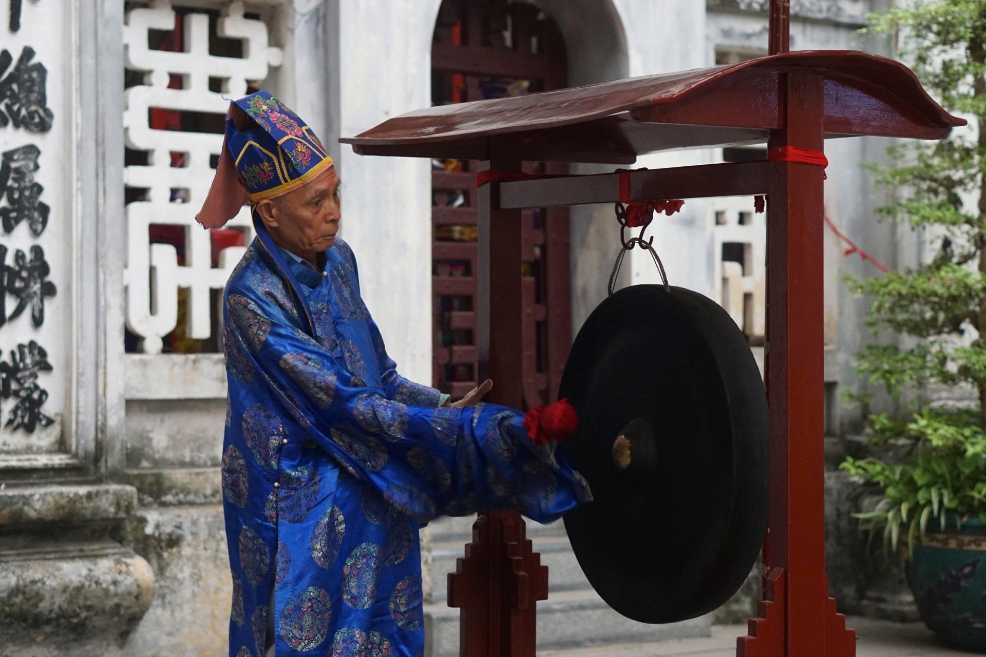 Hà Nội: Trang nghiêm nghi lễ rước kiệu truyền thống tại Cụm di tích Vũ Thạch