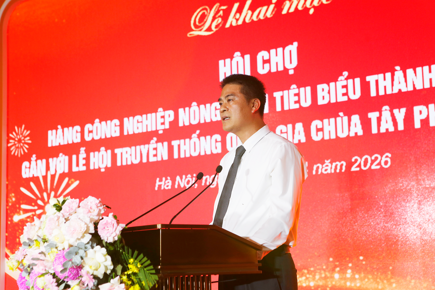 Khai mạc Hội chợ hàng công nghiệp nông thôn tiêu biểu gắn với Lễ hội truyền thống quốc gia chùa Tây Phương năm 2026