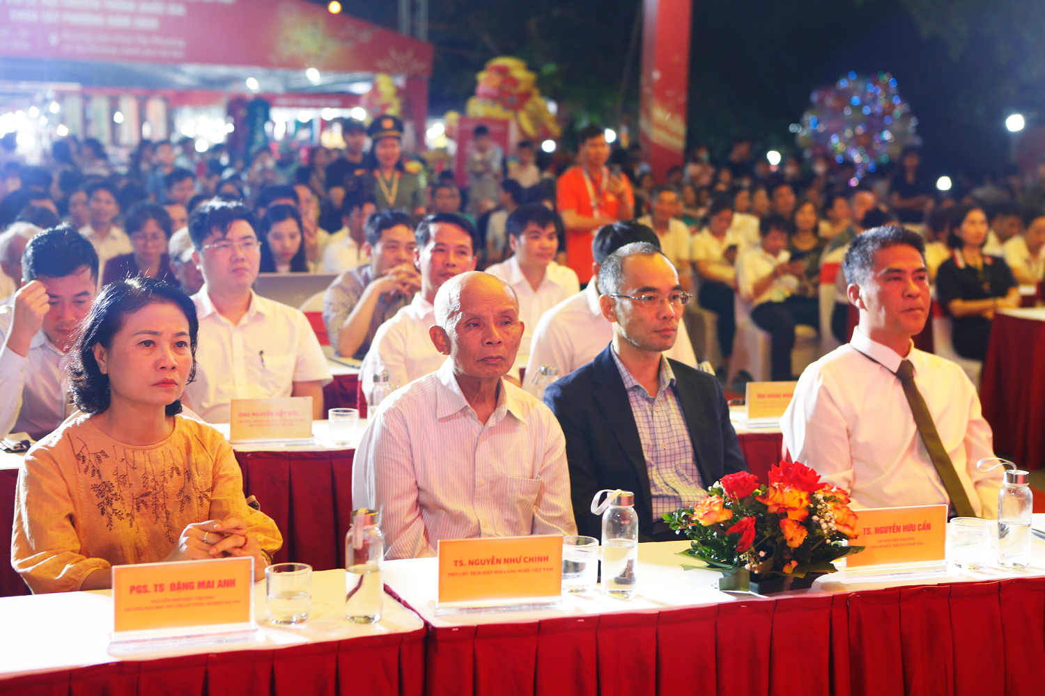 khai mac hoi cho hang cong nghiep nong thon tieu bieu gan voi le hoi truyen thong quoc gia chua tay phuong nam 2026