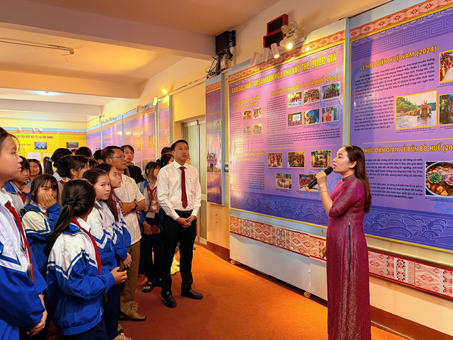 Sự kiện trở thành trở thành điểm hẹn văn hóa thu hút đông đảo người dân và du khách.