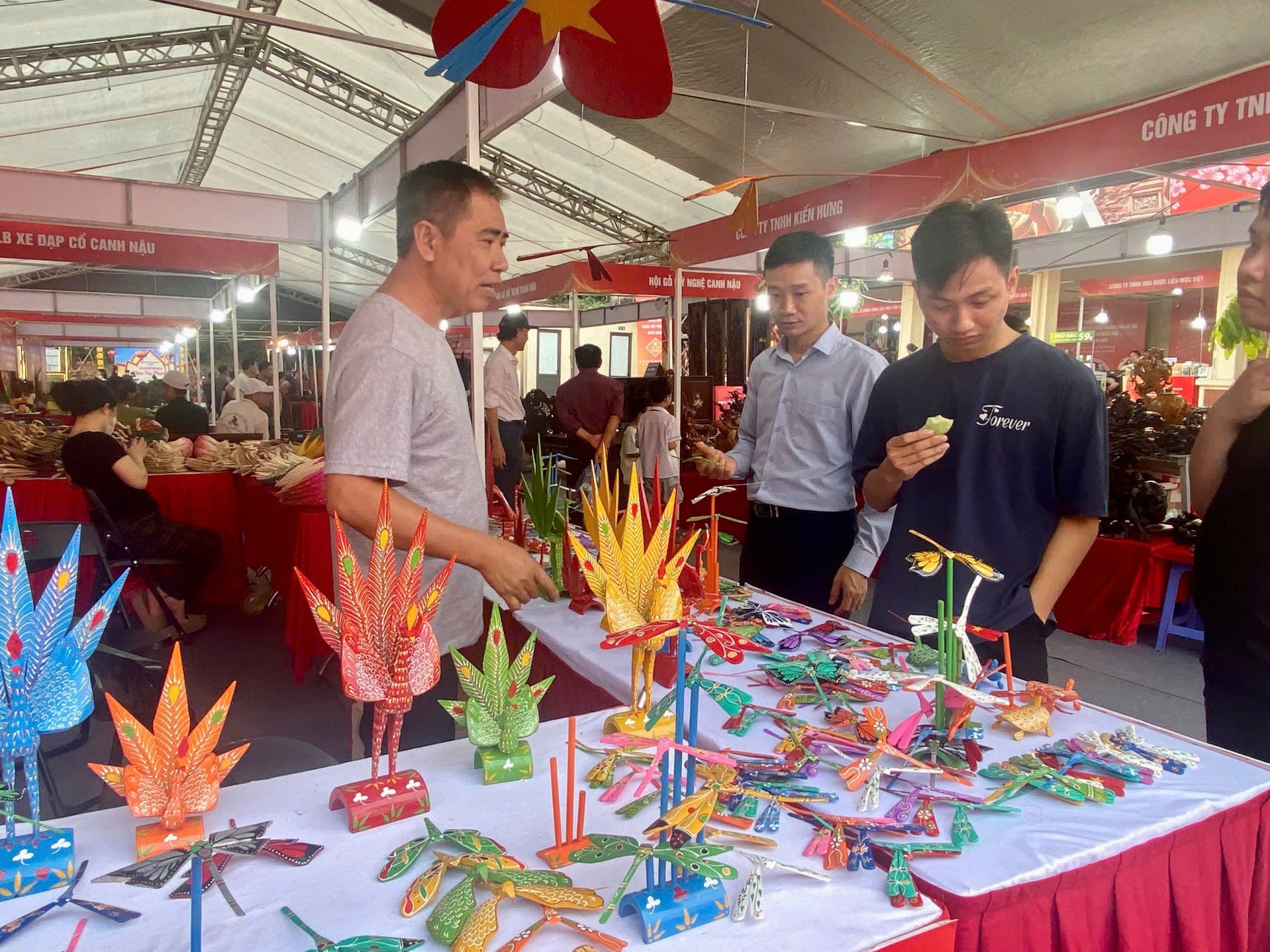 Từ lễ hội đến hội chợ: Hành trình lan tỏa giá trị làng nghề Hà Nội