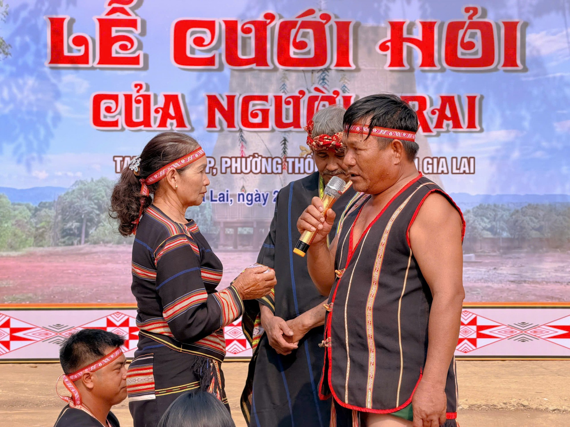 Gia Lai: Tái hiện sống động Lễ cưới hỏi truyền thống của người Jrai