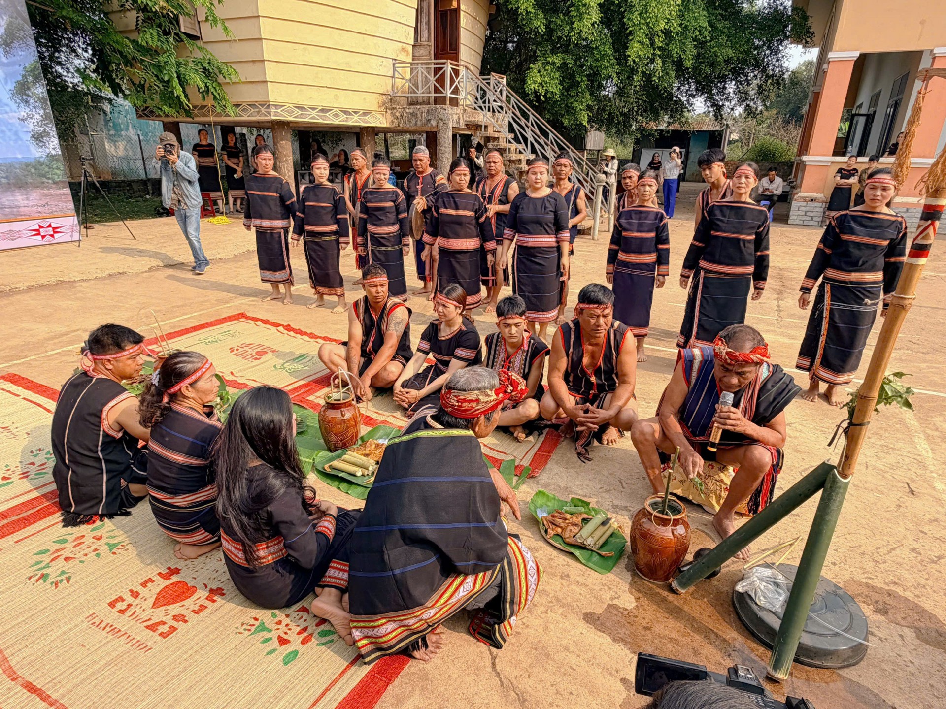 Gia Lai: Tái hiện sống động Lễ cưới hỏi truyền thống của người Jrai