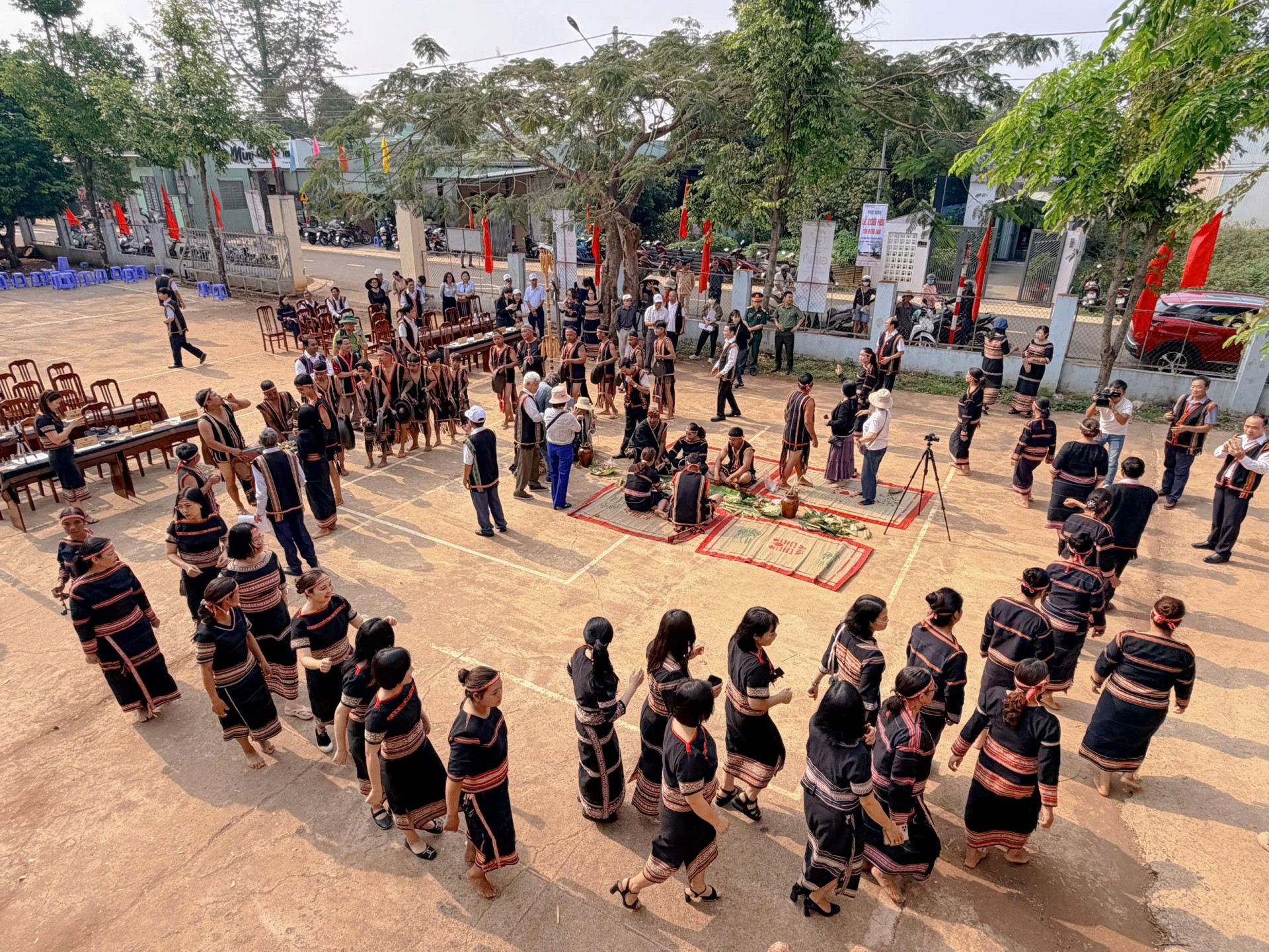 Gia Lai: Tái hiện sống động Lễ cưới hỏi truyền thống của người Jrai