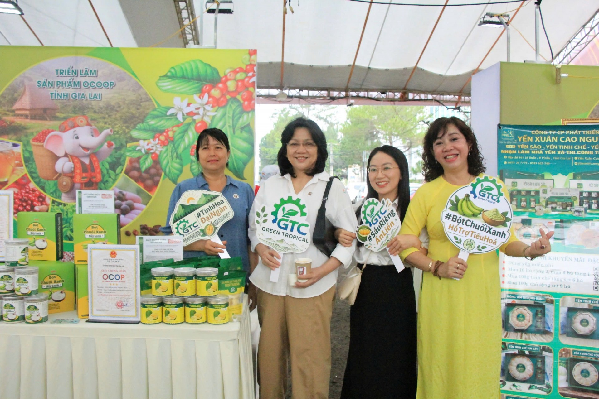 Sự kiện thu hút sự tham gia của đông đảo Nhân dân và du khách.