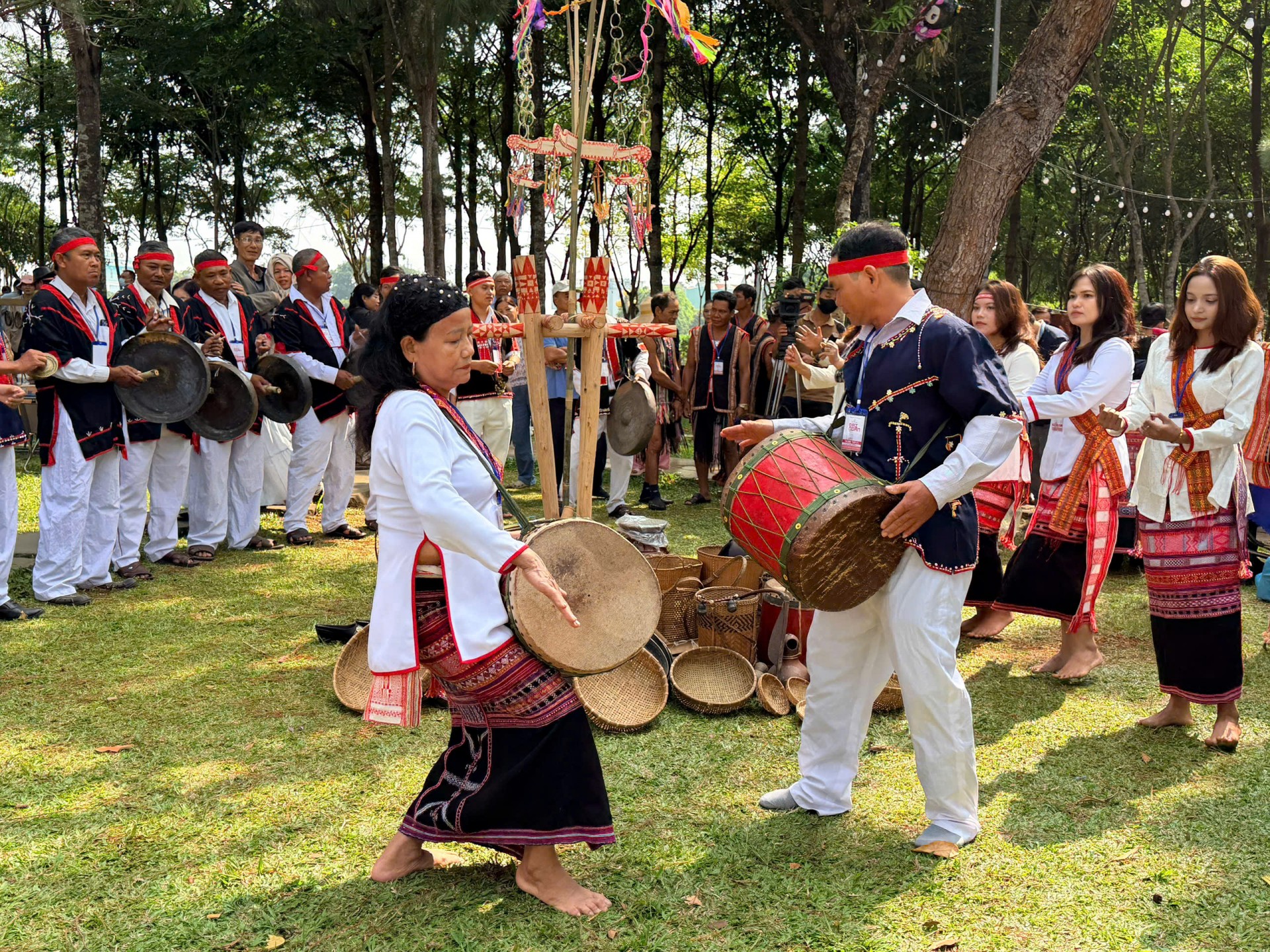 Ấn tượng không gian trình diễn văn hóa nghệ thuật dân gian các dân tộc tại Gia Lai