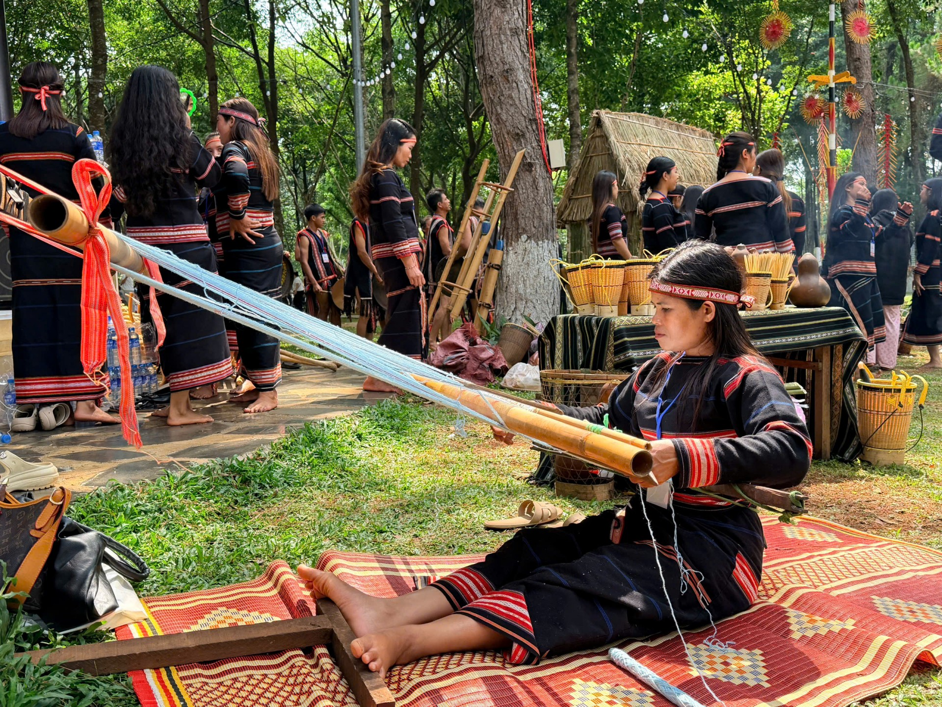 Ấn tượng không gian trình diễn văn hóa nghệ thuật dân gian các dân tộc tại Gia Lai