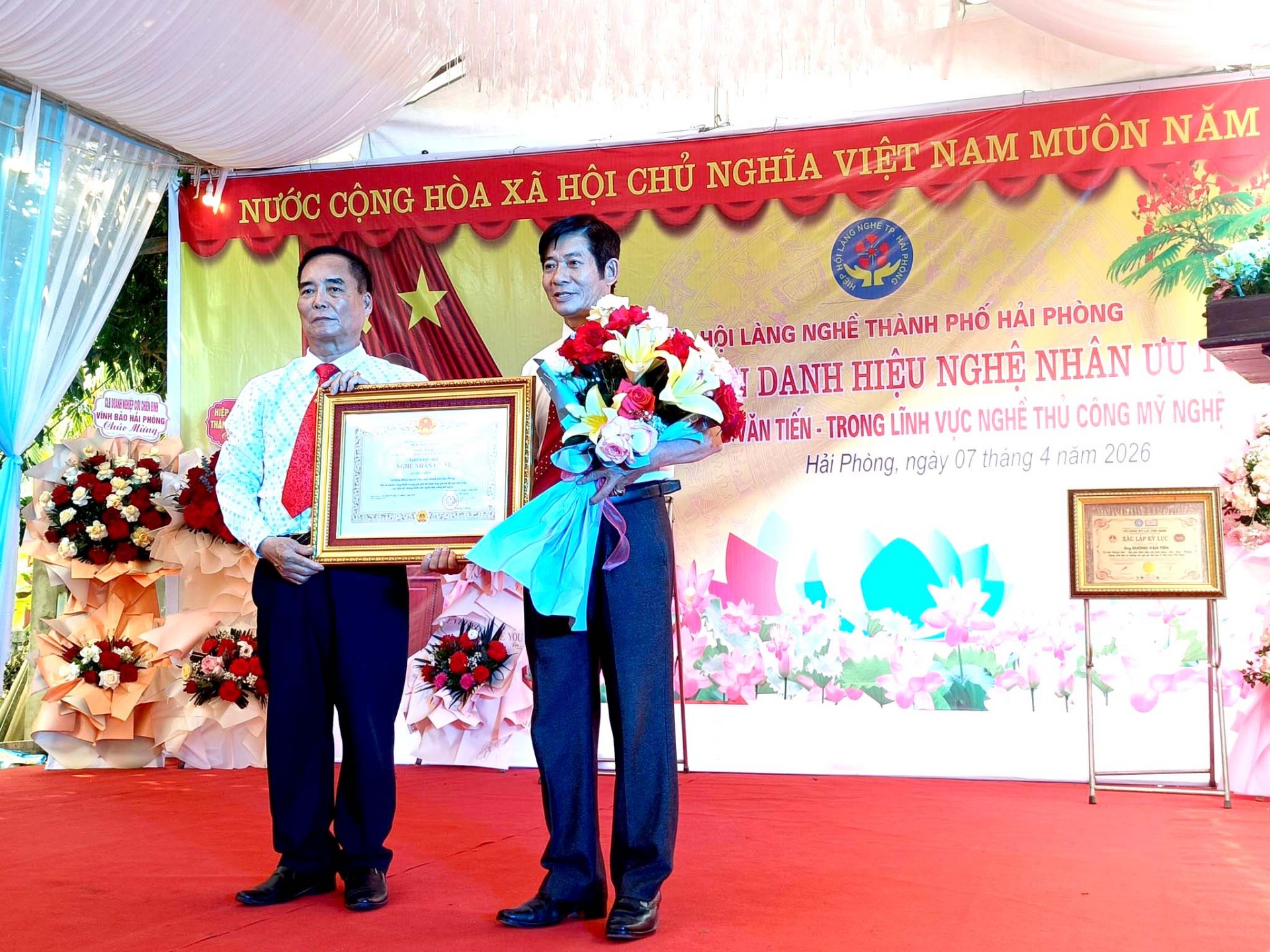 Hải Phòng: Một gia đình có hai nghệ nhân Ưu tú