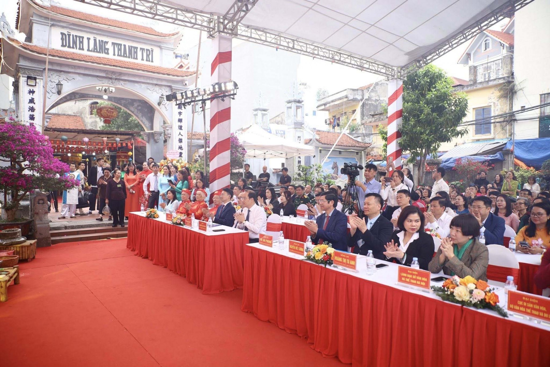 Quang cảnh buổi lễ. Ảnh: Việt Hùng