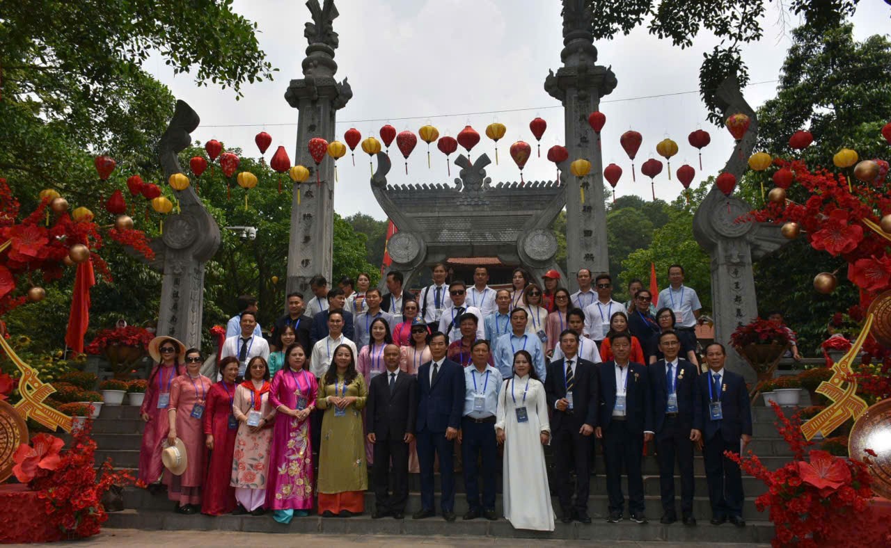 Hơn 60 đại biểu kiều bào dâng hương Giỗ Tổ Hùng Vương năm 2026