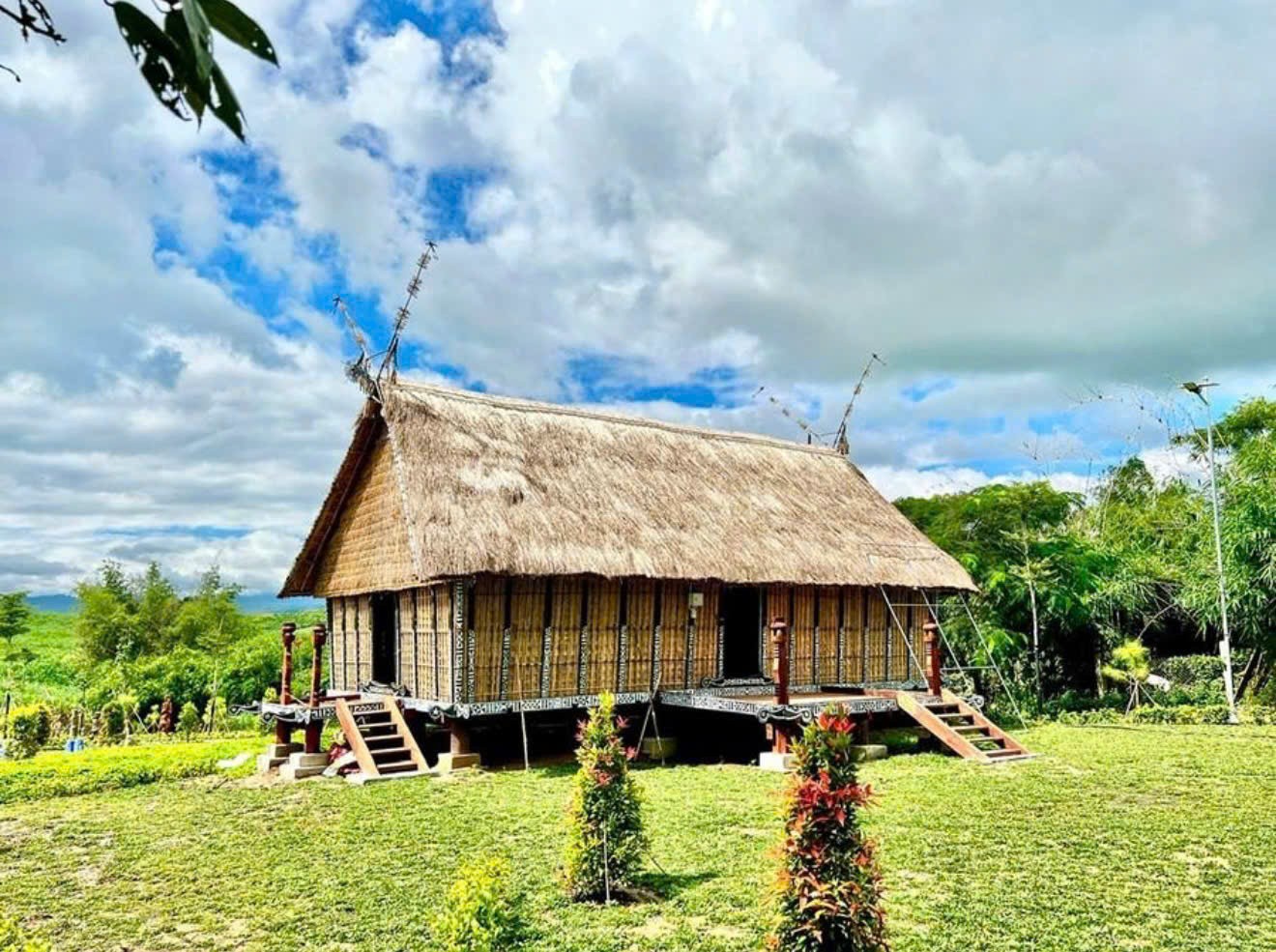 “Nhà rông - không gian sinh hoạt cộng đồng, nơi lưu giữ và lan tỏa những giá trị văn hóa truyền thống của các dân tộc Tây Nguyên.”