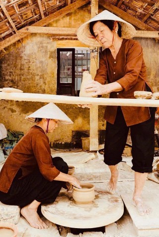 gom thanh ha ket tinh cua tam huyet tinh yeu va hanh trinh gin giu nghe truyen thong
