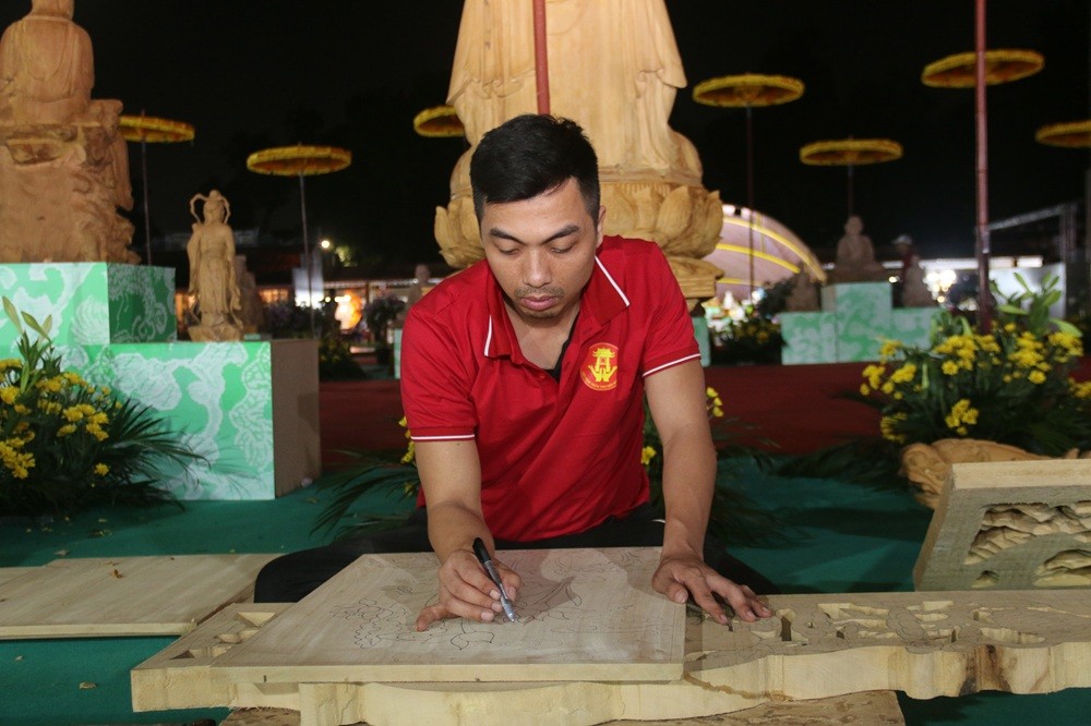 Việc ngày càng nhiều làng nghề Hà Nội được quốc tế vinh danh không chỉ góp phần khẳng định vị thế của thủ công mỹ nghệ Việt Nam trên bản đồ văn hóa thế giới, mà còn mở ra cơ hội để các làng nghề truyền thống phát triển theo hướng hiện đại, bền vững, gắn với du lịch văn hóa và kinh tế sáng tạo trong thời kỳ hội nhập.