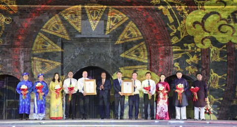ha noi don nhan danh hieu thanh vien mang luoi cac thanh pho thu cong sang tao the gioi cua hai lang nghe son dong va chuyen my