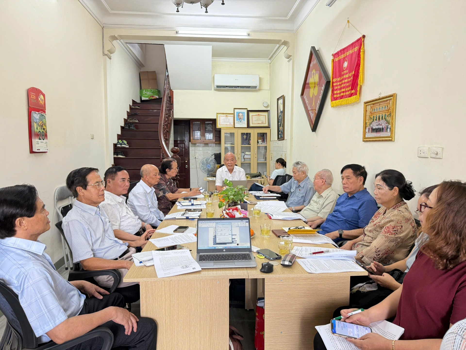 Các đại biểu đã tập trung thảo luận, đóng góp nhiều ý kiến sâu sắc cho dựthảo Nghị định về phát triển ngành nghề nông thôn và làng nghề bền vững.thảo Nghị định về phát triển ngành nghề nông thôn và làng nghề bền vững.