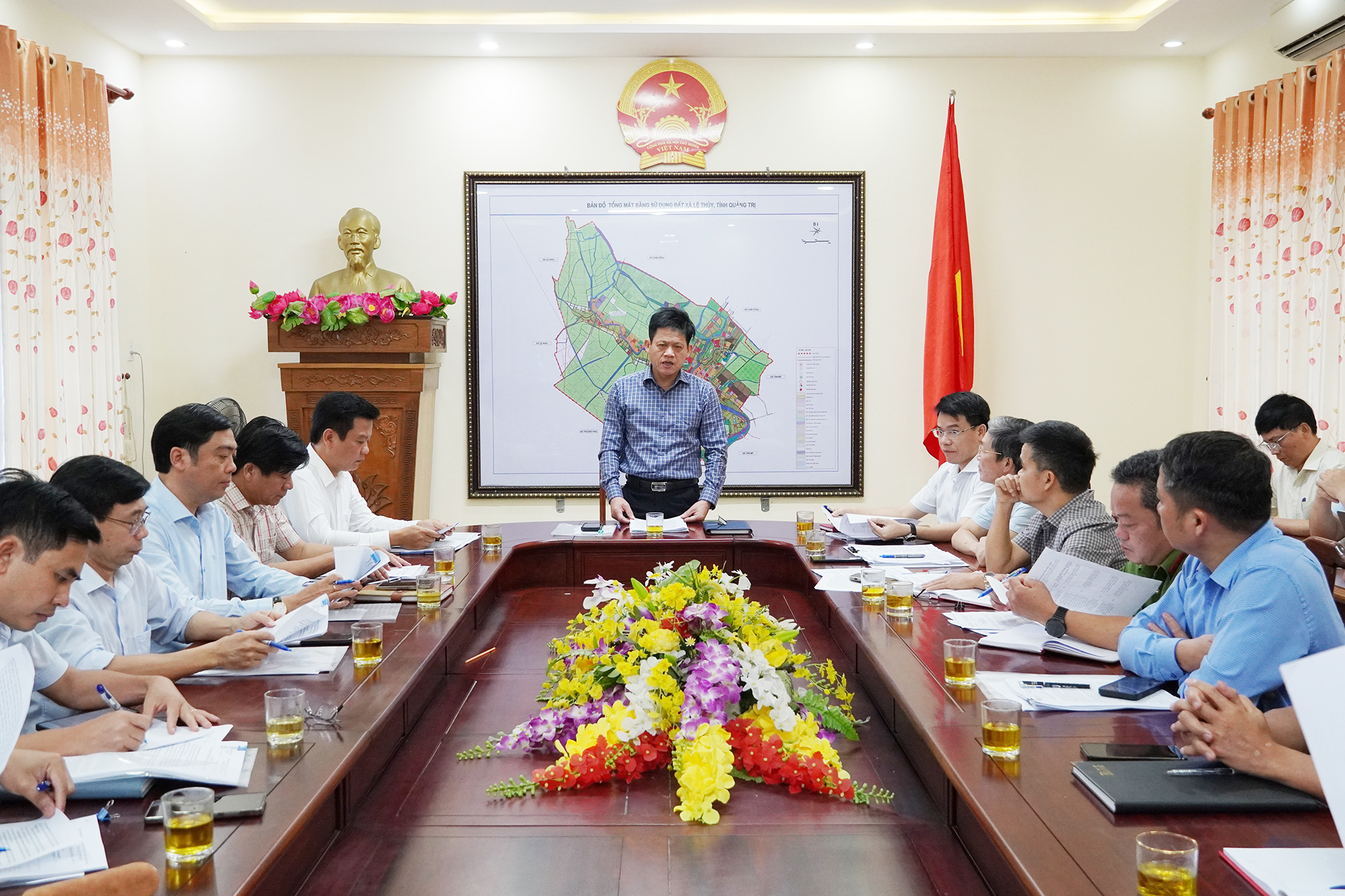 Phó Chủ tịch UBND tỉnh Lê Văn Bảo kiểm tra, chỉ đạo thực hiện Chương trình xây dựng nông thôn mới tại xã Lệ Thủy