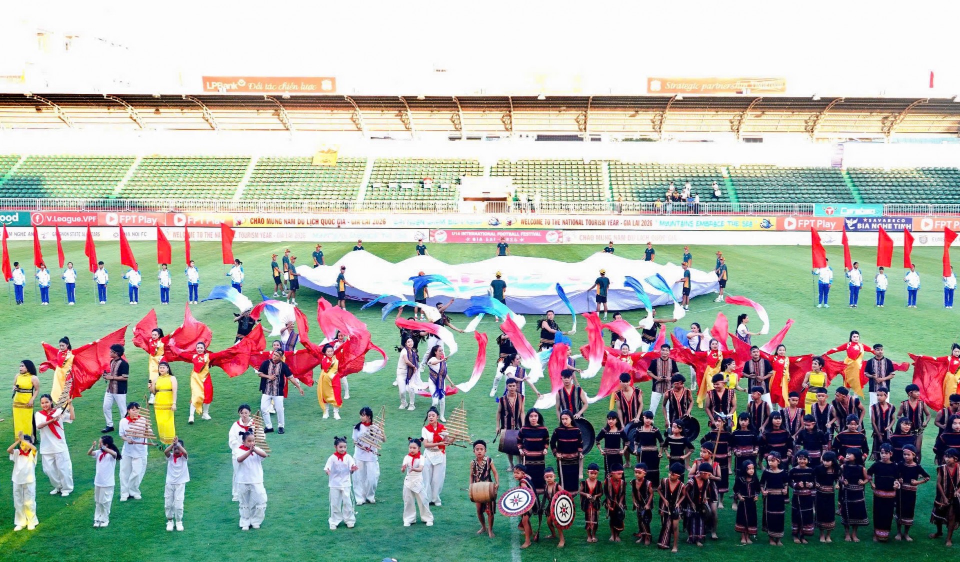 Khai mạc Festival Bóng đá Quốc tế U14 Gia Lai 2026