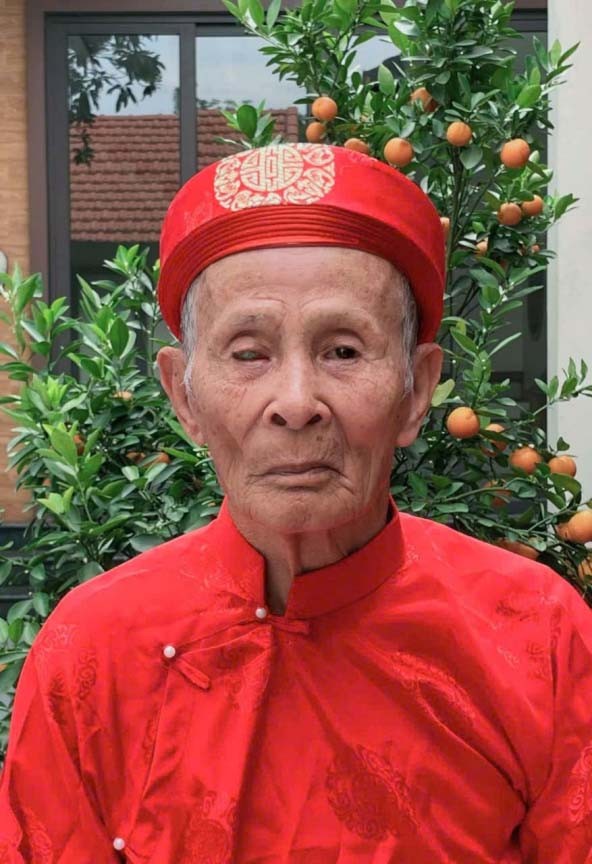 Nghệ nhân dân gian Nguyễn Văn Bồi (92 tuổi) ở Cụm 8 làng Bá Dương Nội Nghệ nhân dân gian Nguyễn Văn Bồi (92 tuổi) ở Cụm 8 làng Bá Dương Nội