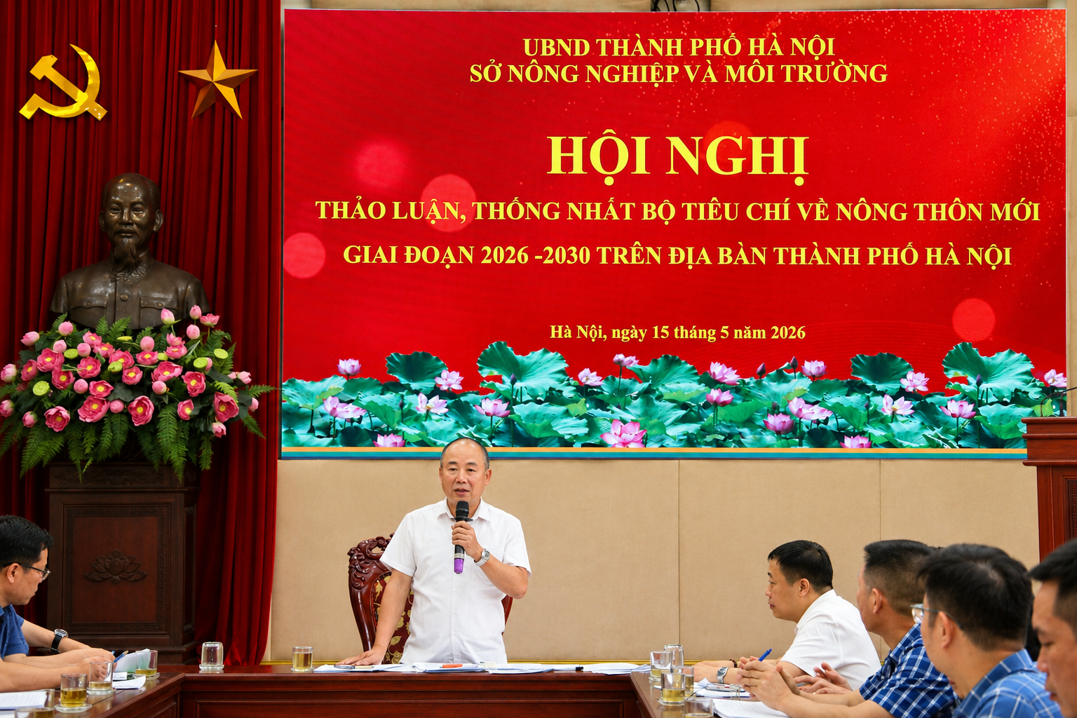 Phát biểu tại hội nghị, ông Nguyễn Đình Hoa - Phó Giám đốc Sở Nông nghiệp và Môi trường nhấn mạnh: Việc xây dựng Bộ tiêu chí Nông thôn mới giai đoạn mới cần đảm bảo tính đồng bộ, khả thi phù hợp với đặc thù phát triển nông thôn Hà Nội, 