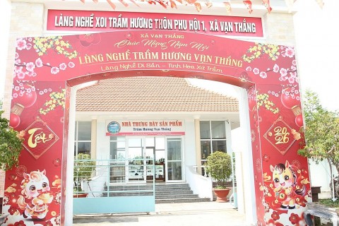 lang nghe tram huong phu hoi 1 hon thom hon 100 nam tuoi o khanh hoa