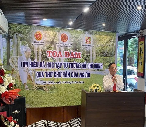 tho chu han cua chu tich ho chi minh duoc cac nghe nhan lang nghe thanh pho hai phong che tac thanh nhung san pham van hoa dac sac
