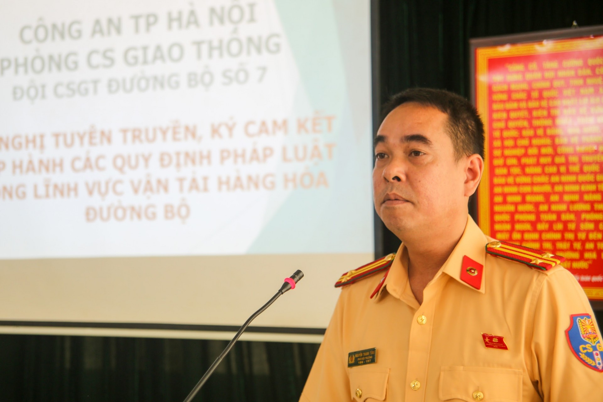 Chấn chỉnh hoạt động vận tải, nâng cao ý thức chấp hành pháp luật về an toàn giao thông trên địa bàn Hà Nội