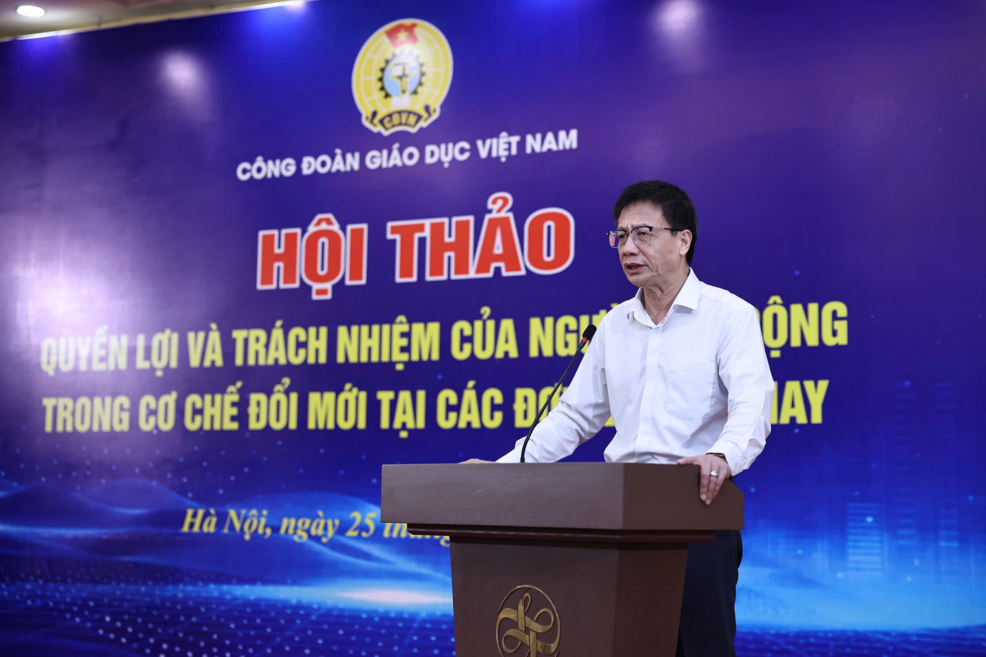 Công đoàn Giáo dục Việt Nam tổ chức hội thảo về quyền lợi người lao động