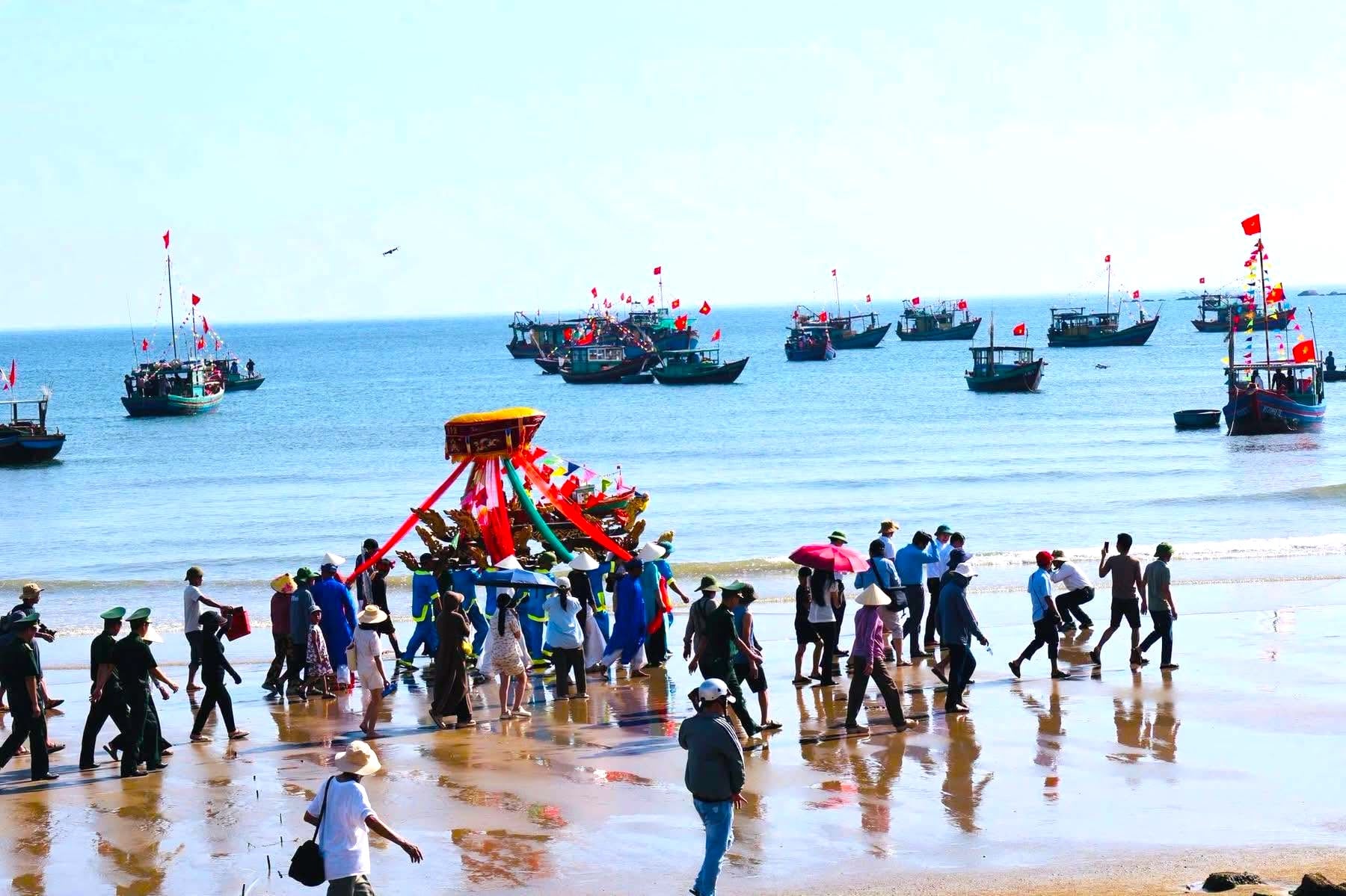 Hà Tĩnh: Lễ hội Cầu ngư Nhượng Bạn giữ hồn biển, lan tỏa giá trị di sản