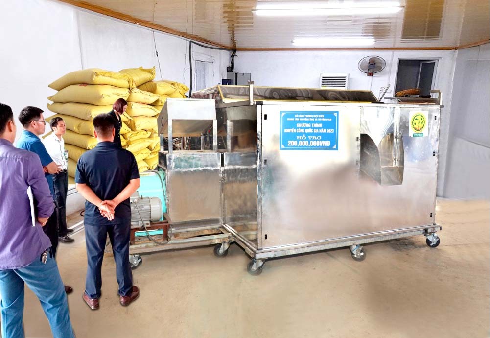 Hoạt động khuyến công hỗ trợ cơ sở sản xuất vùng sâu, vùng xa ứng dụng máy móc tiên tiến chế biến mắc ca, nâng cao chất lượng sản phẩm, tạo việc làm, góp phần xóa đói giảm nghèo và thúc đẩy phát triển công nghiệp nông thôn