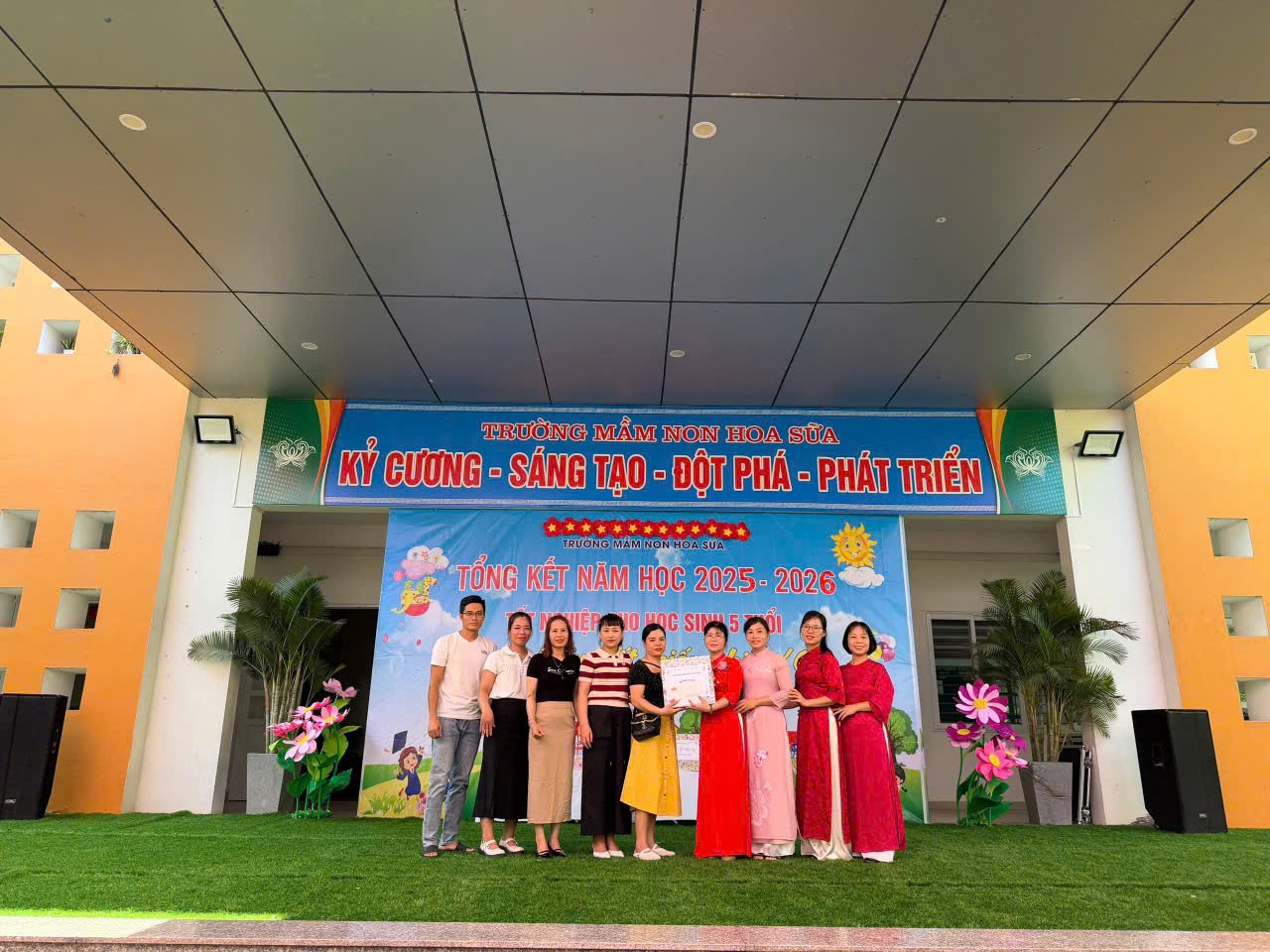Trường mầm non Hoa Sữa tổ chức lễ tổng kết năm học và liên hoan thiếu nhi 1/6