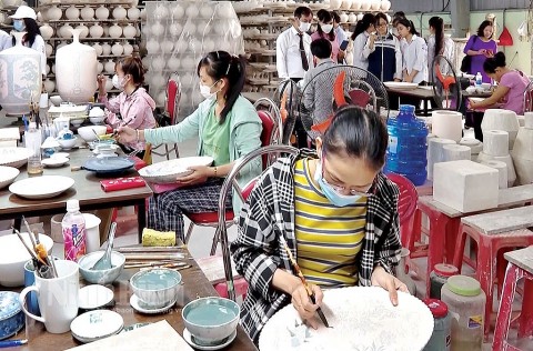 tuoi tre ha noi gop phan thay doi dien mao lang nghe truyen thong
