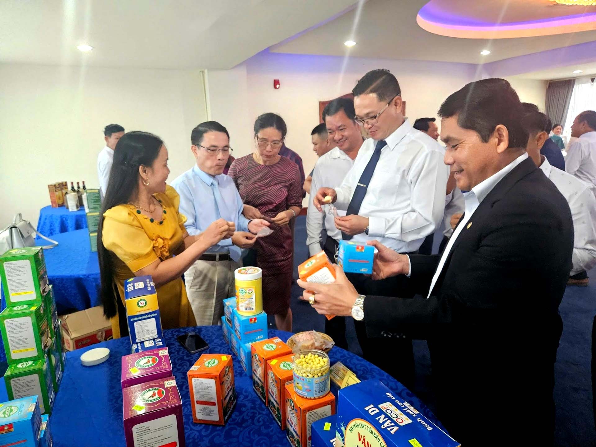Tinh bột nghệ đỏ Vân Di (Quảng Trị) mở rộng thị trường nhờ chuyển đổi số và thương mại điện tử.
