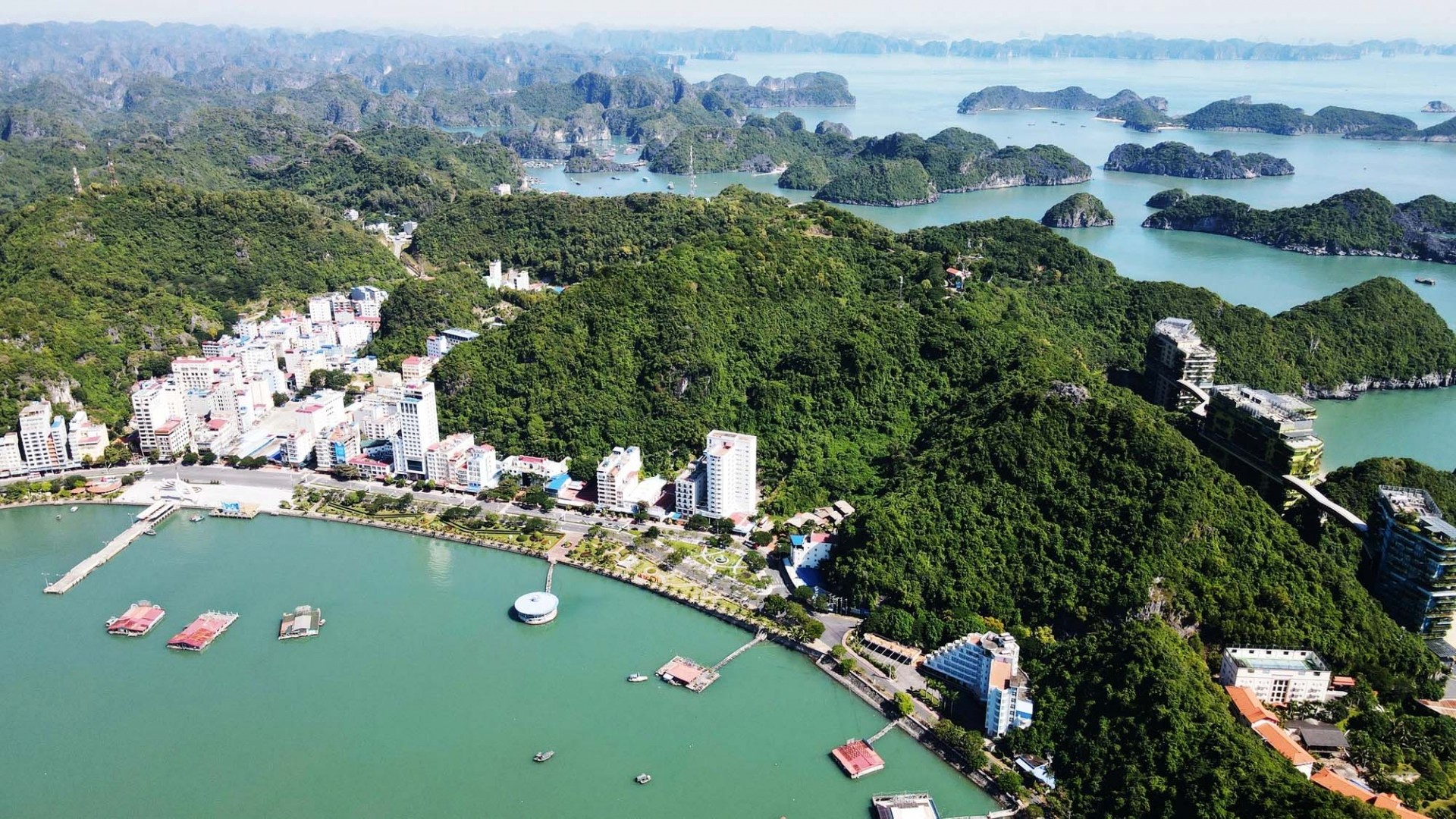 Cát Bà: Bản giao hưởng xanh giữa đại dương và những giá trị di sản trường tồn Cát Bà: Bản giao hưởng xanh giữa đại dương và những giá trị di sản trường tồn