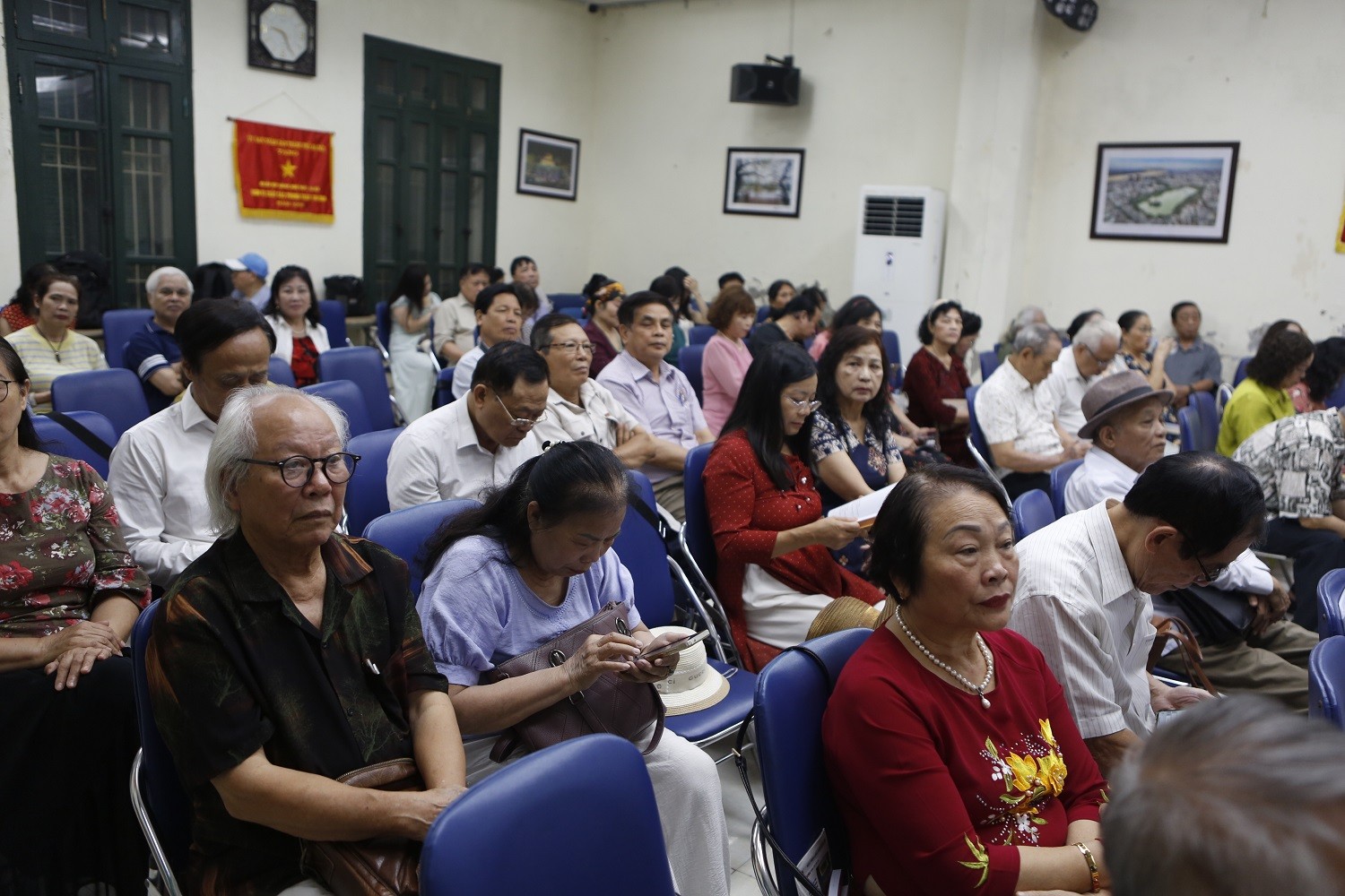 Sinh hoạt chuyên đề “Tính trung thực và nhân bản trong thơ Trần Thùy và Phùng Trung Tập”