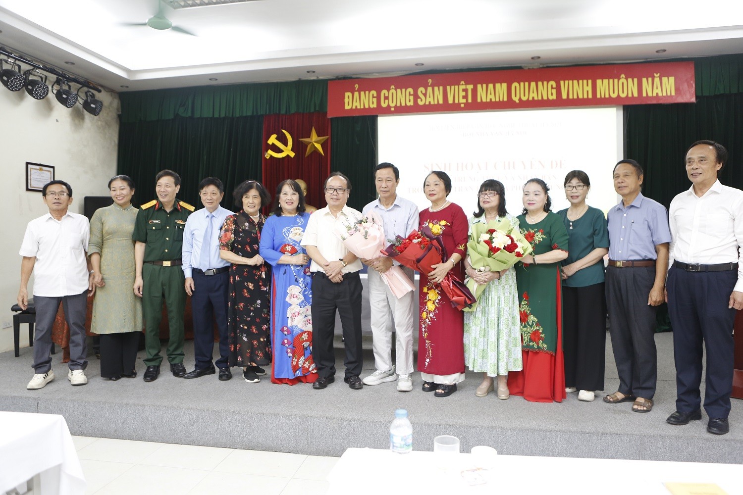 Sinh hoạt chuyên đề “Tính trung thực và nhân bản trong thơ Trần Thùy và Phùng Trung Tập”