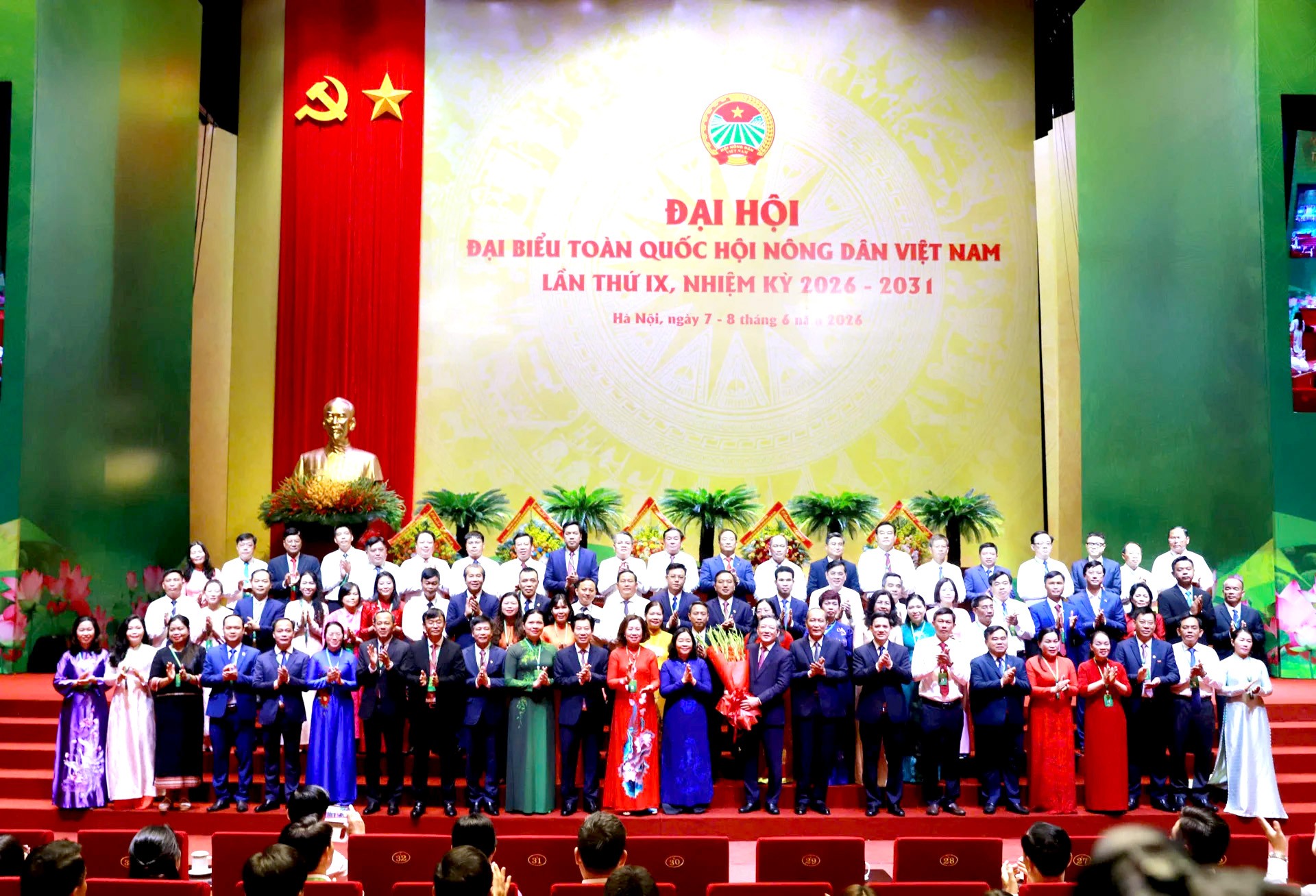 Ban Chấp hành Trung ương Hội Nông dân Việt Nam khóa IX, nhiệm kỳ 2026-2031 ra mắt Đại hội.