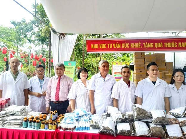 Những tấm lòng thiện y ở lễ hội Đền Bia Những tấm lòng thiện y ở lễ hội Đền Bia