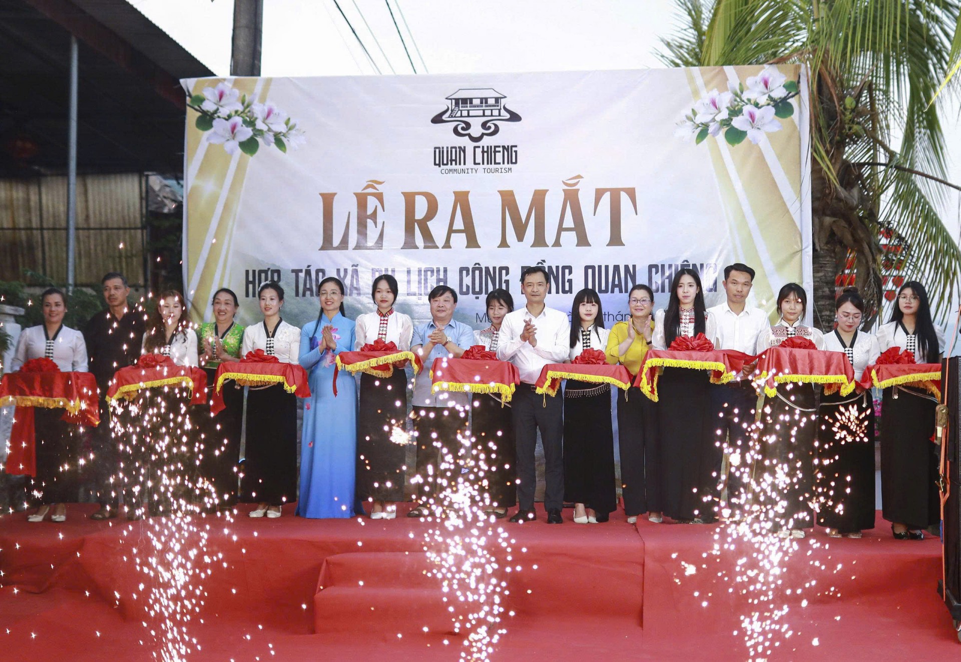 Một dòng sông, nhiều điểm chạm: Mường Lay học cách giữ chân người ở lại Một dòng sông, nhiều điểm chạm: Mường Lay học cách giữ chân người ở lại