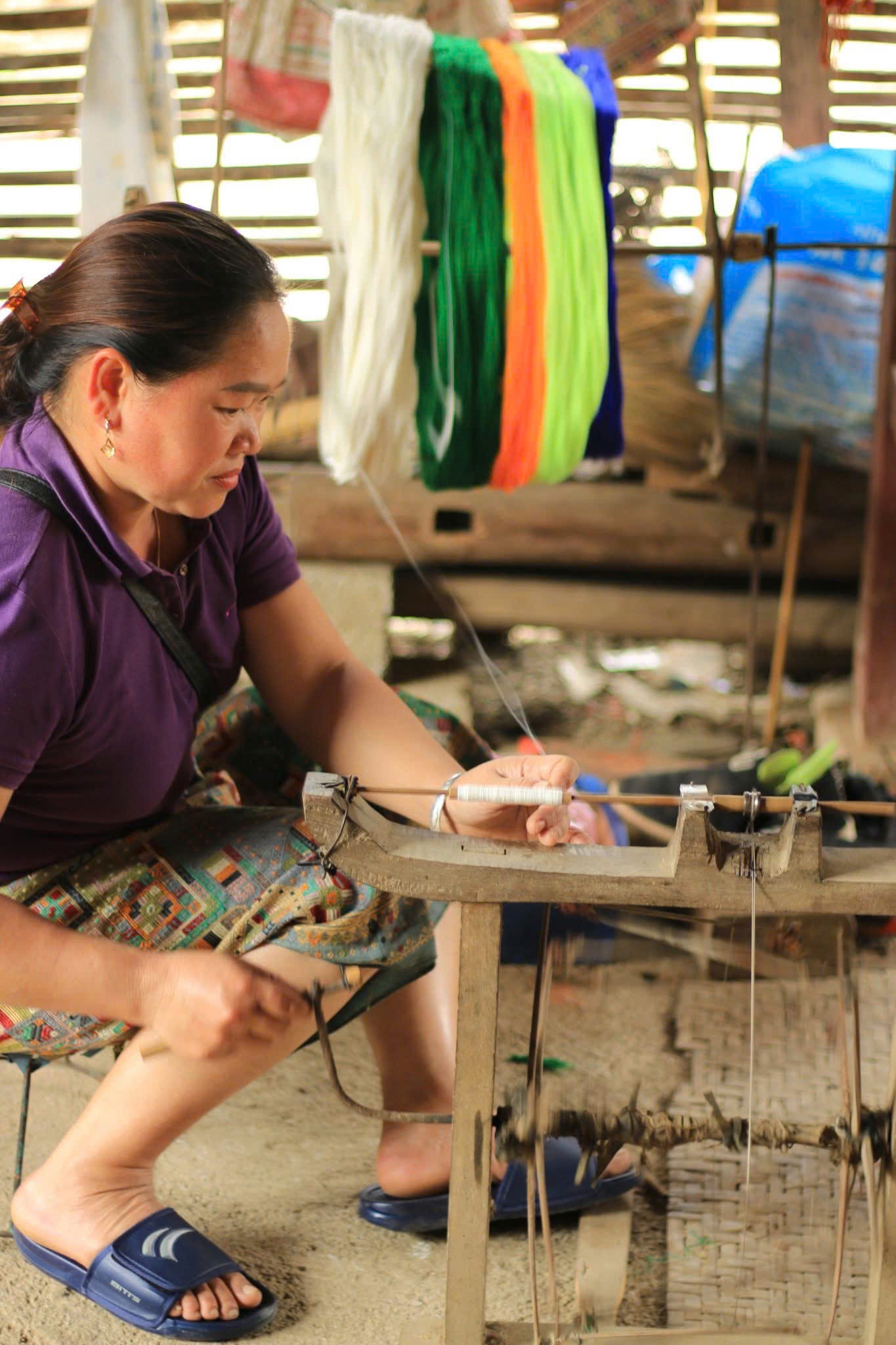 Dệt ký ức, thêu tương lai: Người Lào ở Điện Biên giữ nghề, dựng sinh kế