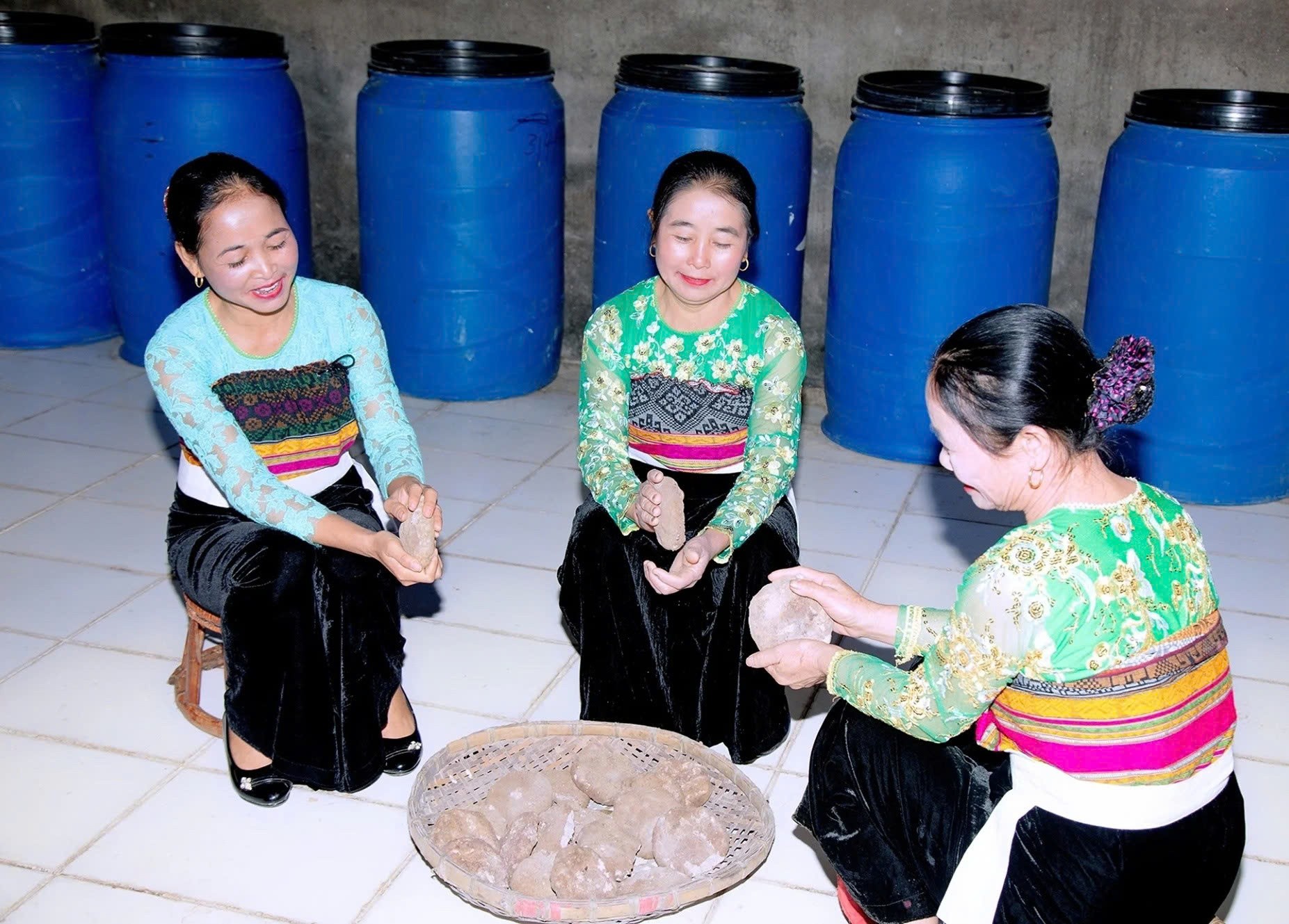 Mai Hạ gọi nắng, bếp gọi men rừng Mai Hạ gọi nắng, bếp gọi men rừng