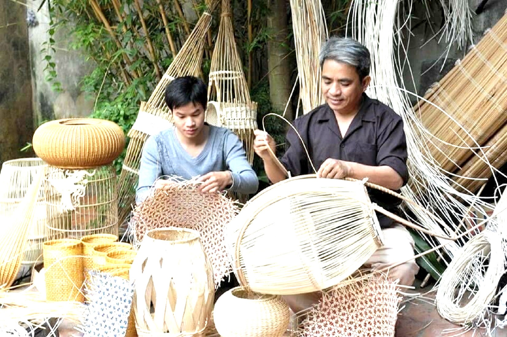 Làng nghề Hà Nội làm gì để giữ chân người trẻ, duy trì kế thừa của các làng nghề