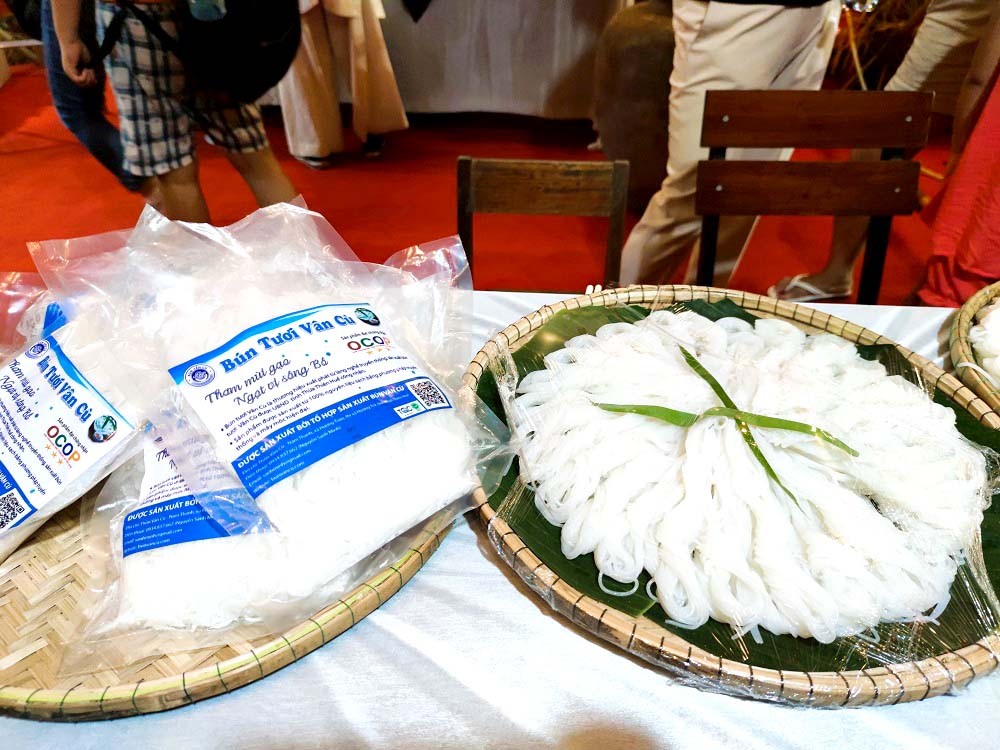 Làng bún hơn 400 tuổi Làng bún hơn 400 tuổi được công nhận là di sản văn hóa quốc gia