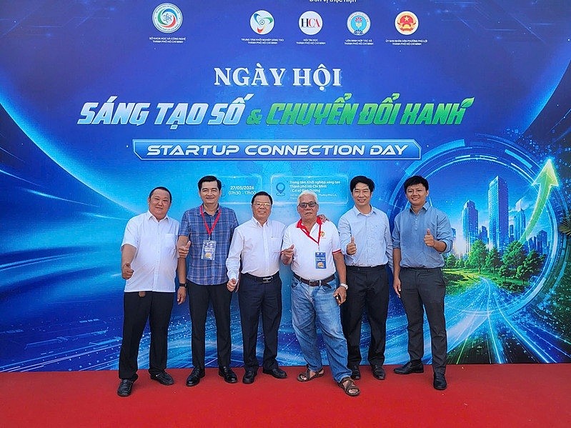 Đại diện doanh nghiệp tham gia Ngày hội “Sáng tạo số & Chuyển đổi xanh” (Startup Connection Day) tại TP. HCM Đại diện doanh nghiệp tham gia Ngày hội “Sáng tạo số & Chuyển đổi xanh” (Startup Connection Day) tại TP. HCM