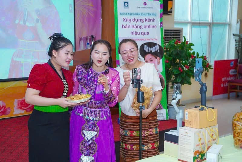 Nếp nương gói ước mơ: Gen Z người Thái dệt sinh kế từ món bánh dân tộc